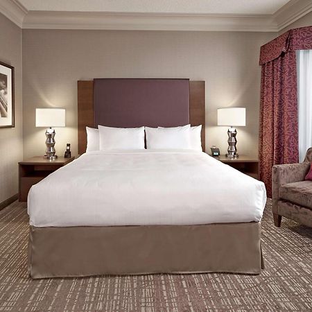 Hotel Doubletree By Hilton West Edmonton Extérieur photo
