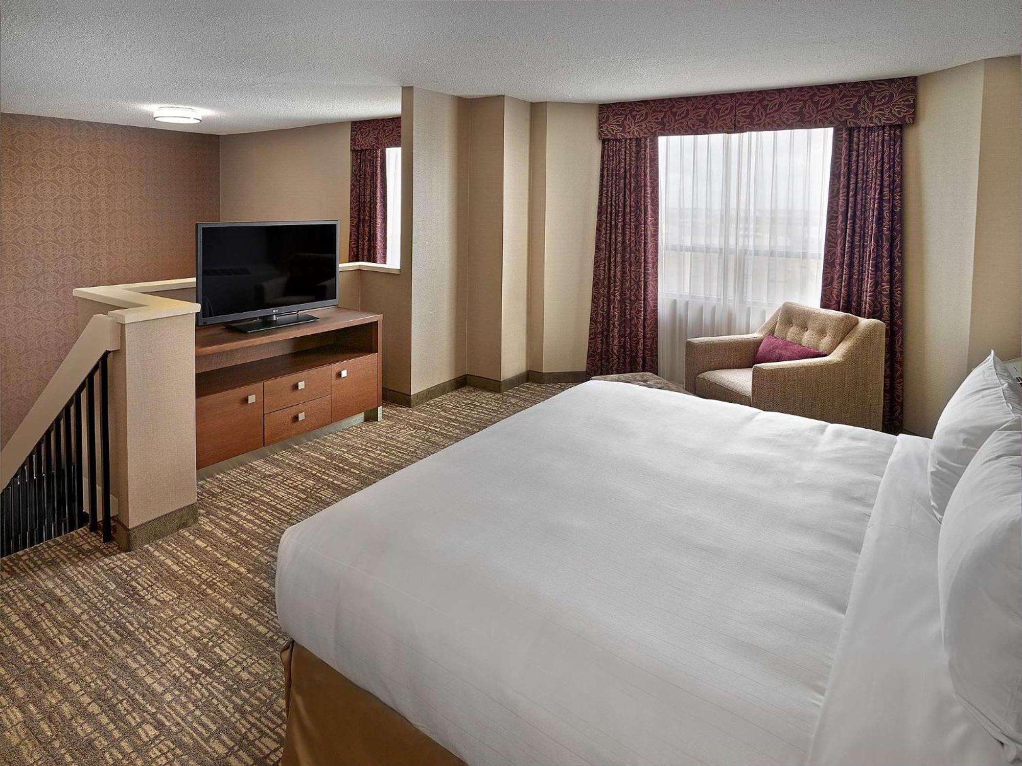 Hotel Doubletree By Hilton West Edmonton Extérieur photo