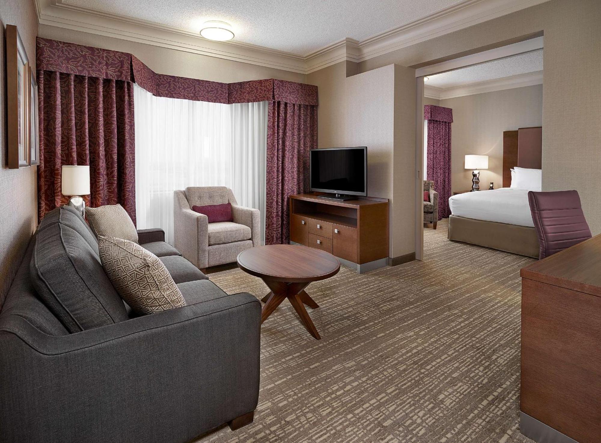 Hotel Doubletree By Hilton West Edmonton Extérieur photo