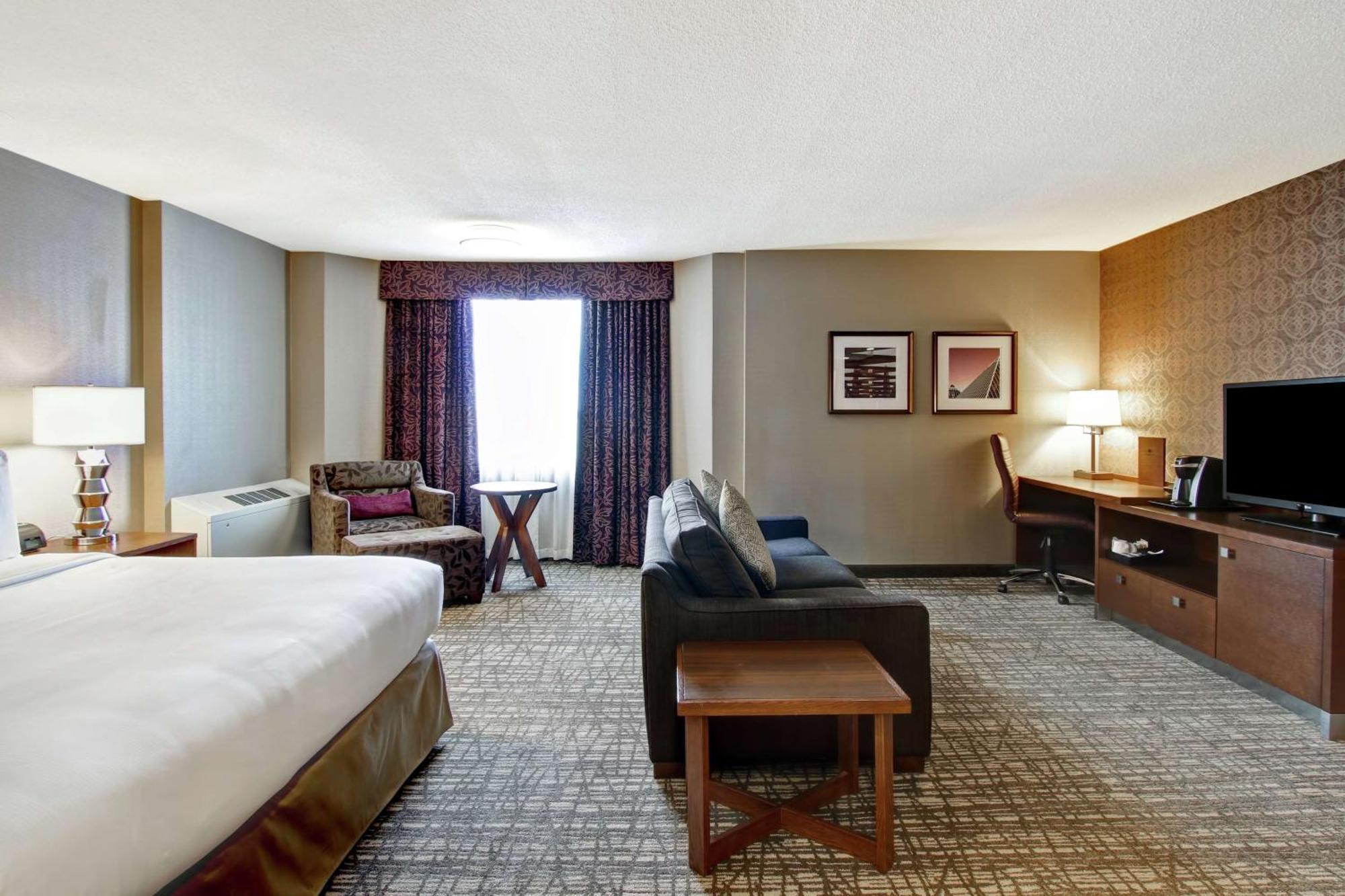 Hotel Doubletree By Hilton West Edmonton Extérieur photo