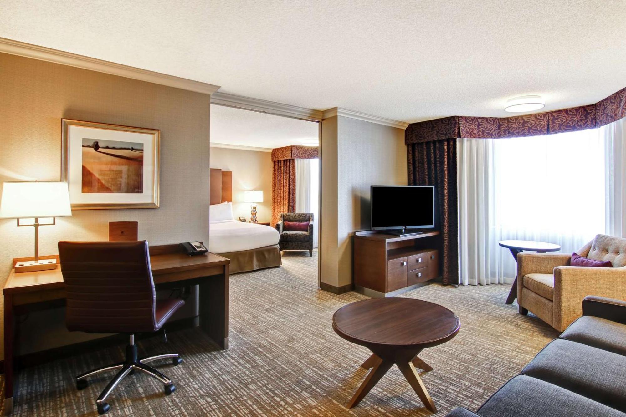 Hotel Doubletree By Hilton West Edmonton Extérieur photo