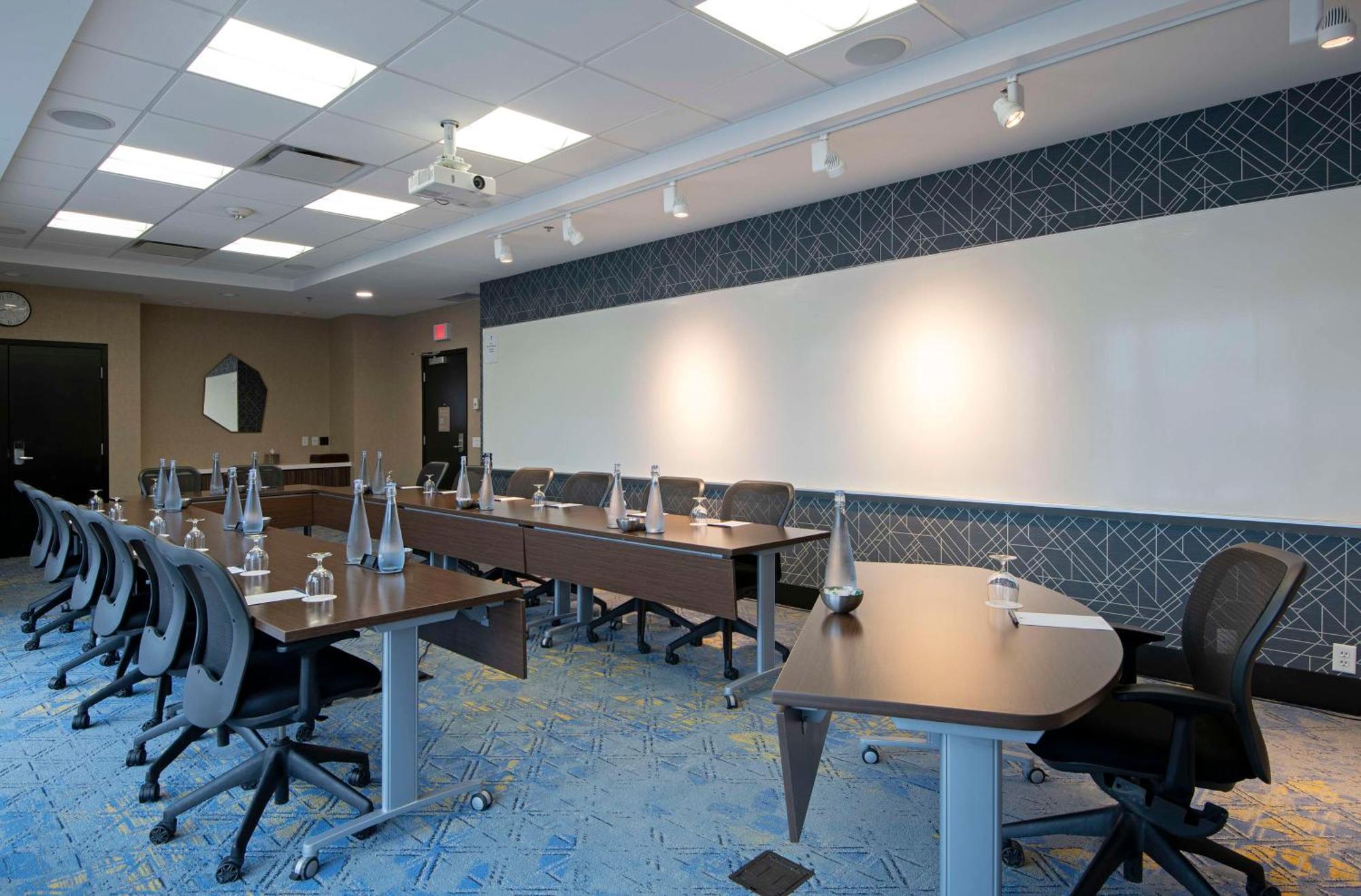 Hotel Doubletree By Hilton West Edmonton Extérieur photo