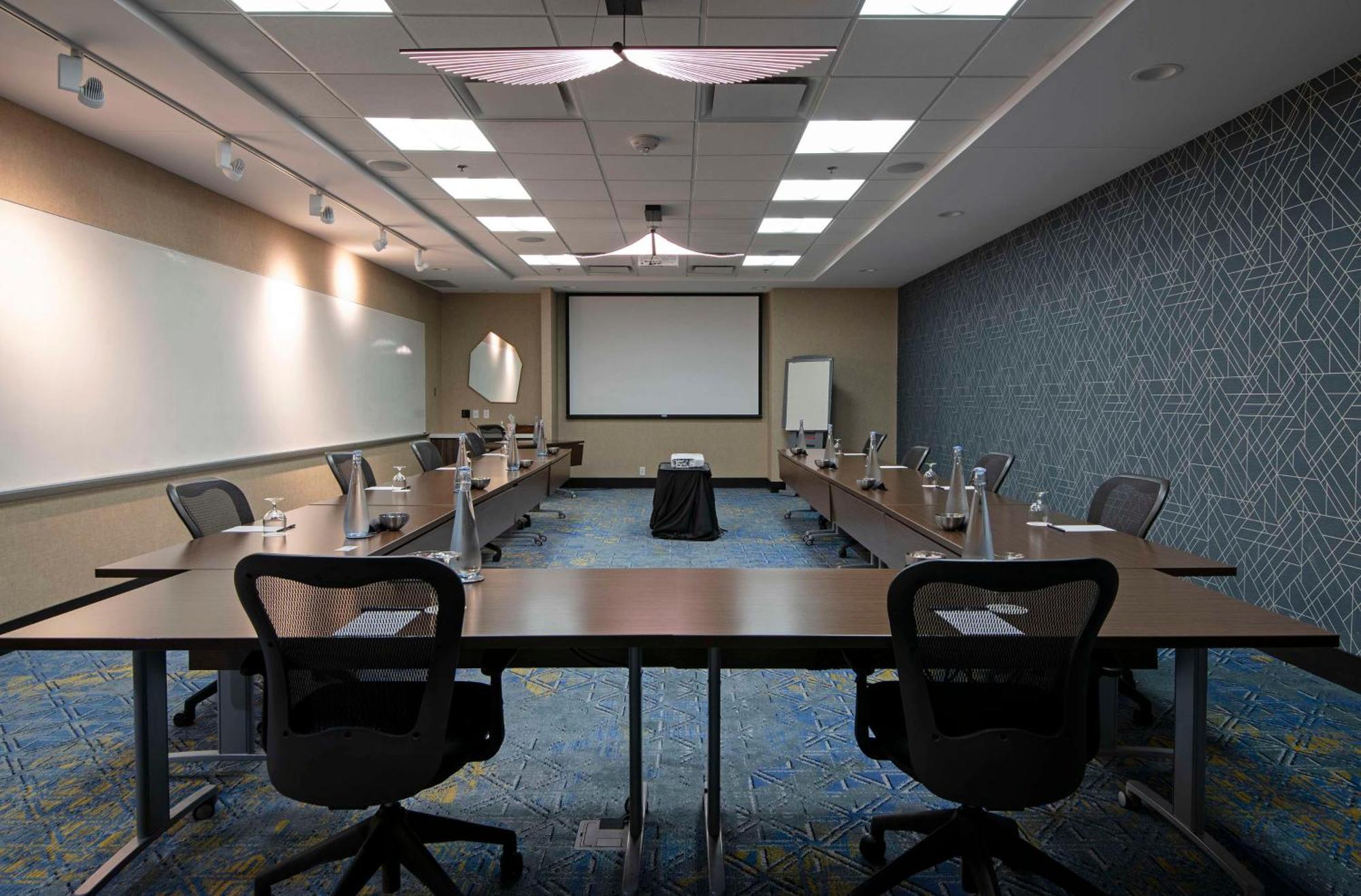 Hotel Doubletree By Hilton West Edmonton Extérieur photo