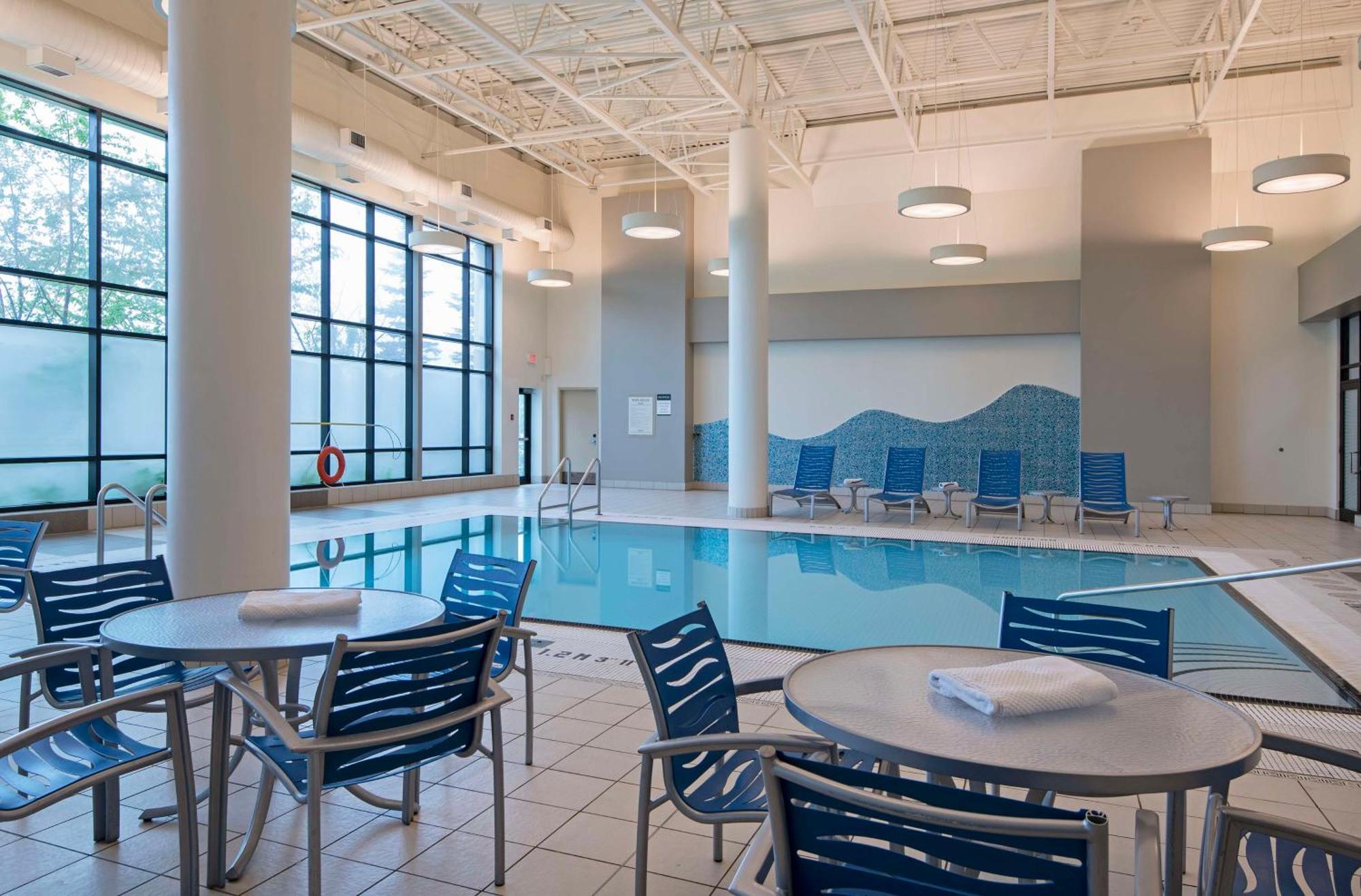 Hotel Doubletree By Hilton West Edmonton Extérieur photo