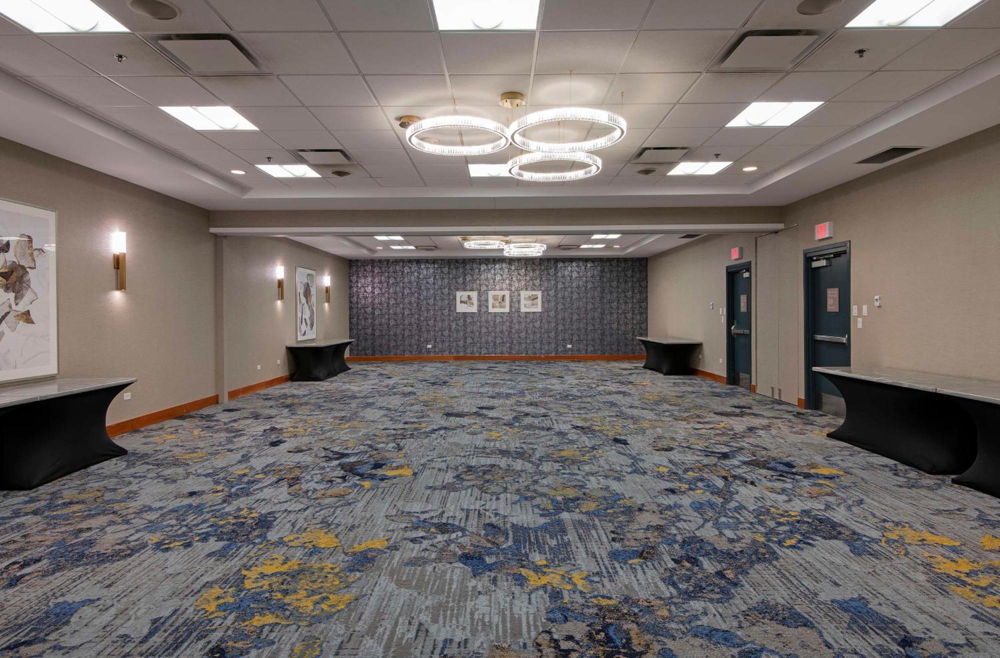 Hotel Doubletree By Hilton West Edmonton Extérieur photo