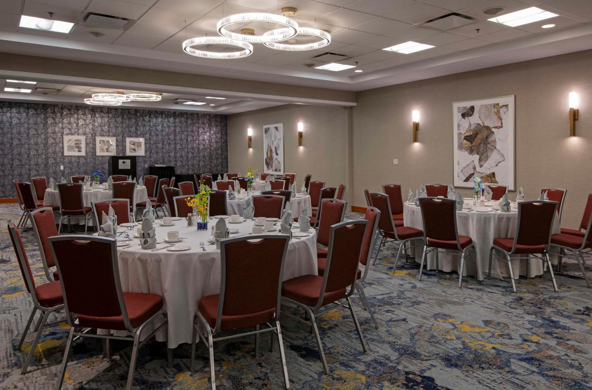 Hotel Doubletree By Hilton West Edmonton Extérieur photo
