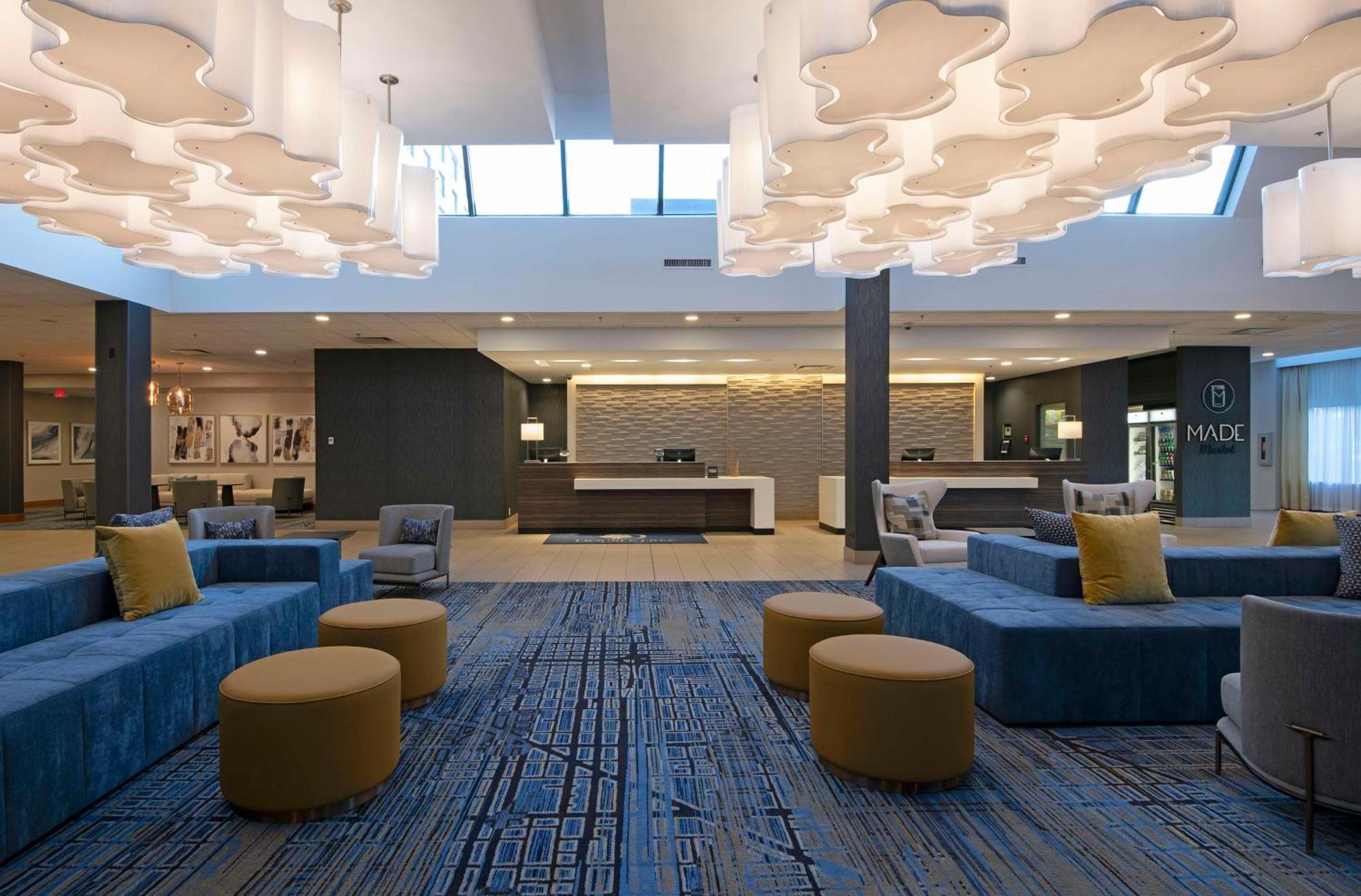 Hotel Doubletree By Hilton West Edmonton Extérieur photo