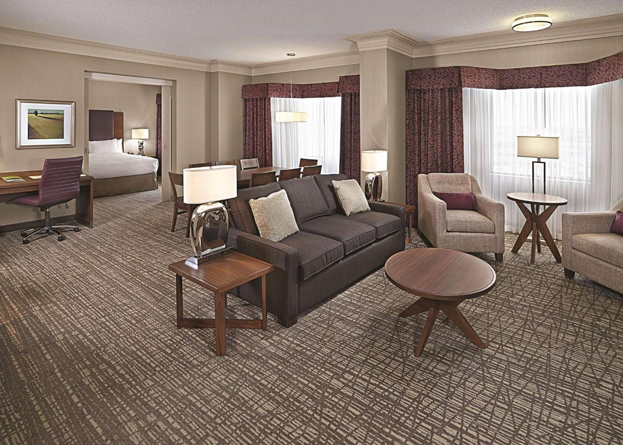 Hotel Doubletree By Hilton West Edmonton Extérieur photo
