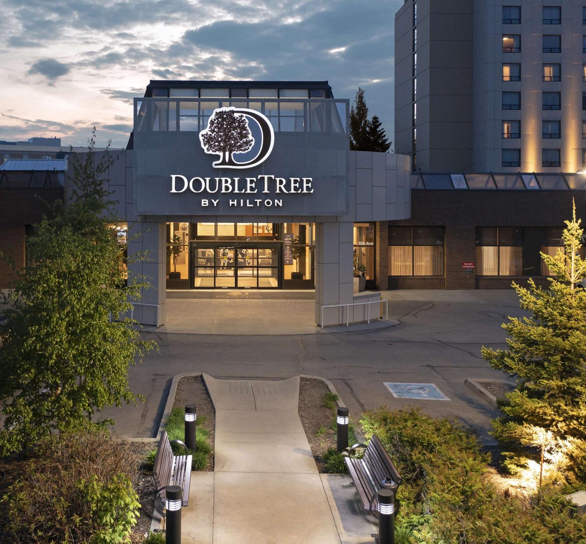 Hotel Doubletree By Hilton West Edmonton Extérieur photo